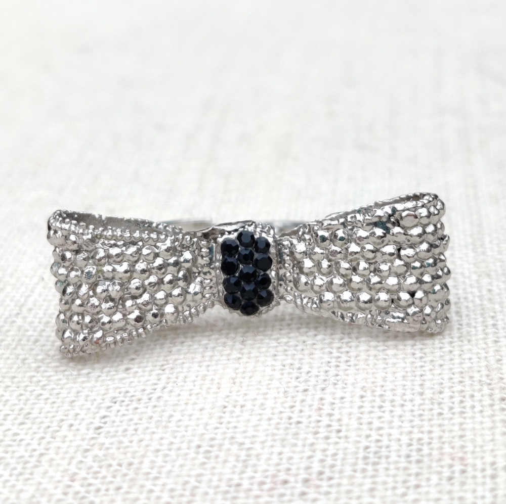 Vintage bow ring